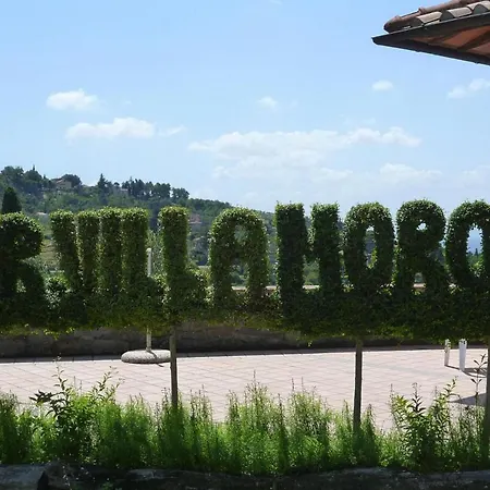 Morosi, Apartamento *